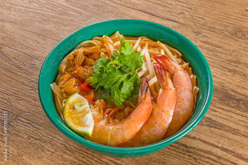 えびのラクサ　アジア麺　Curry of Malaysian dish prawns Laksa