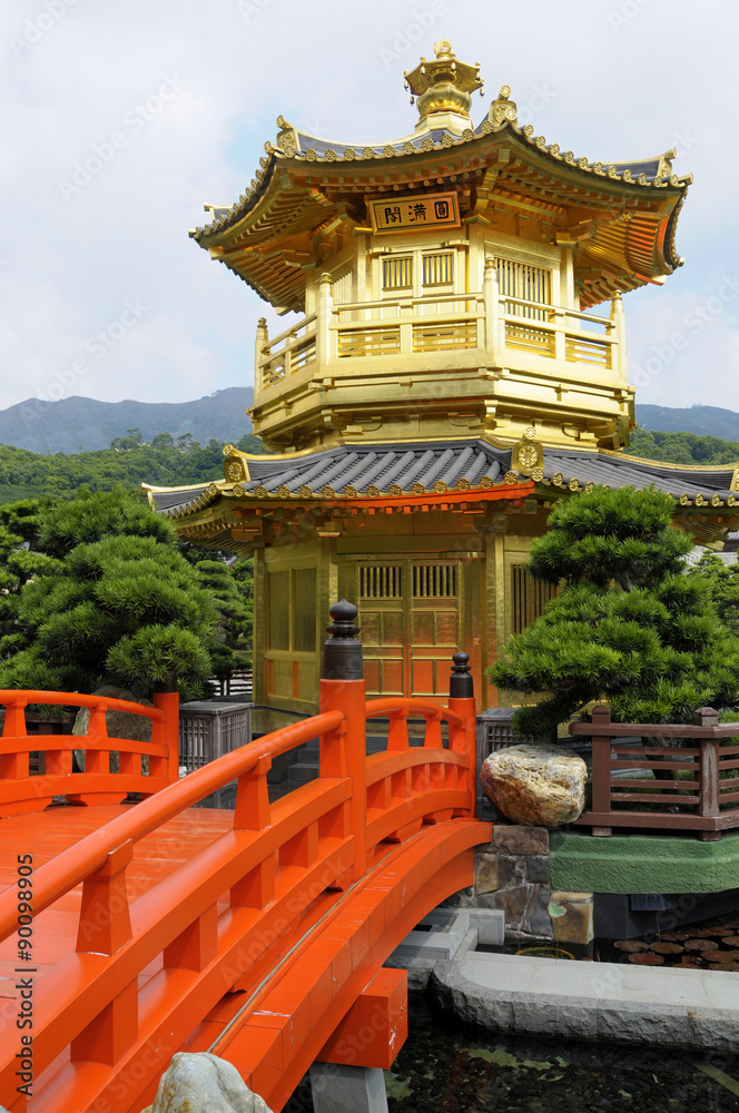 Fototapeta premium Golden Pagoda and famous landmark red bridge Chi Lan Kowloon City Hong Kong China