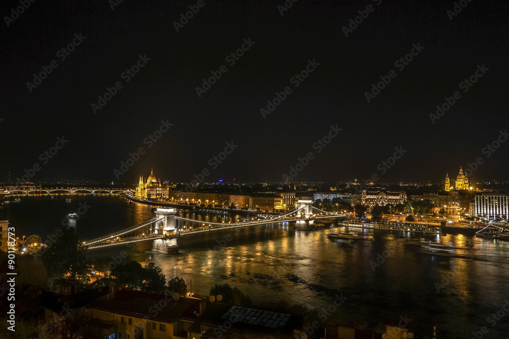 Fototapeta premium Chain bridge and Parliament in night Budapest