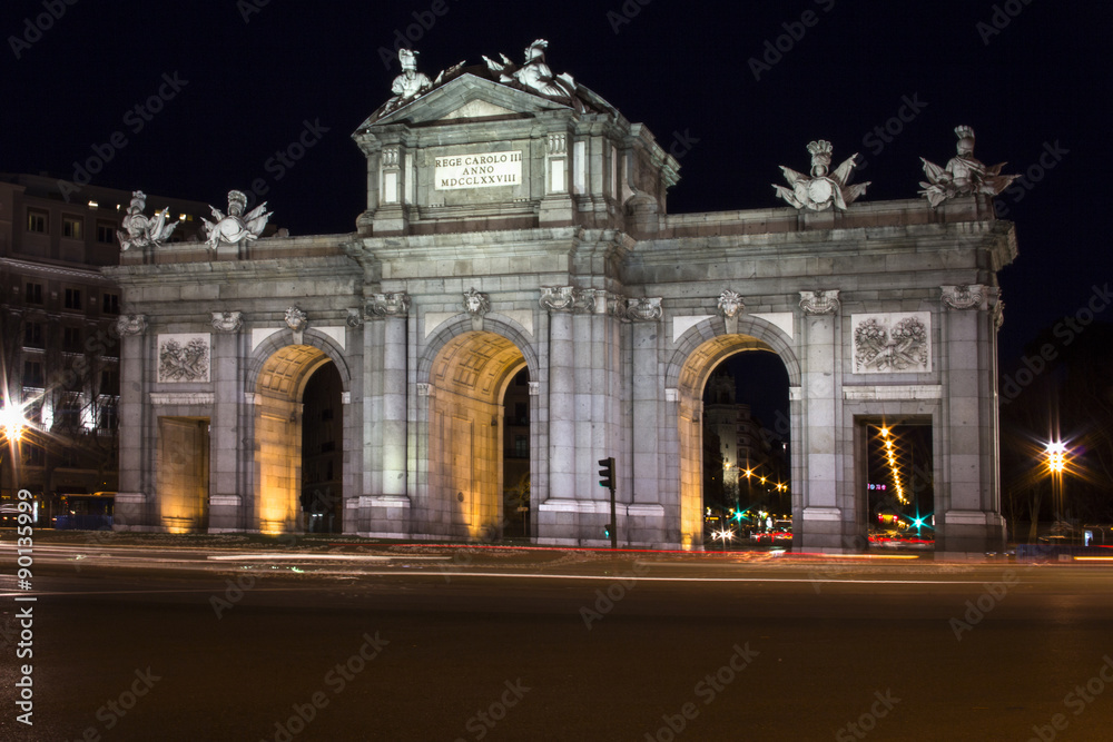 Fototapeta premium Puerta de Alcalá en Madrid