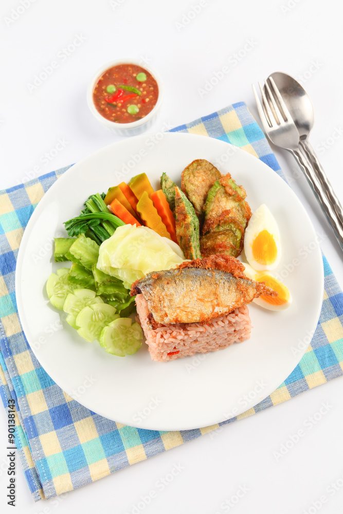 fried mackerel with shrimp paste sauce (nam prik kapi pla too) fried mackerel with shrimp paste sauce (nam prik kapi pla too)