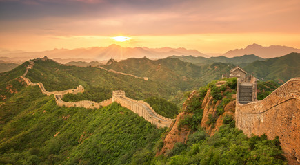 Wandcirkels China Kronkelende Chinese Muur in mist  © powerstock