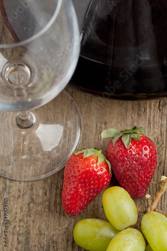 Wine and fruits