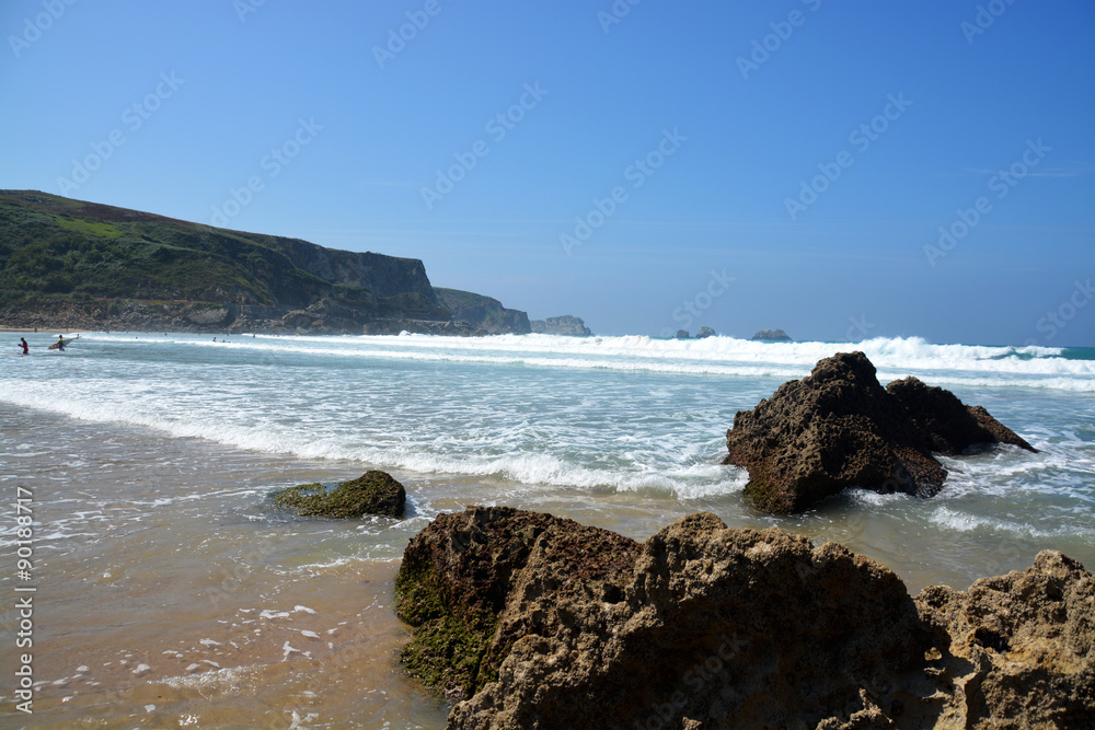 costa rocosa en la playa de Usgo, Cantabria costa rocosa en la playa de Usgo, Cantabria