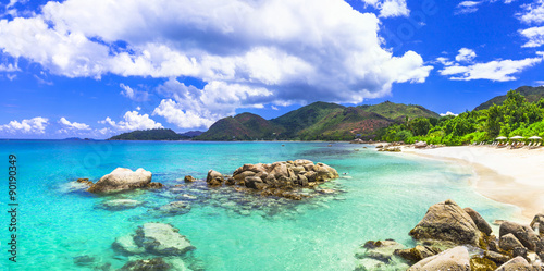 Fototapeta Naklejka Na Ścianę i Meble -  beautiful tropical scenery - panoarmic beach, Mahe island, SEych