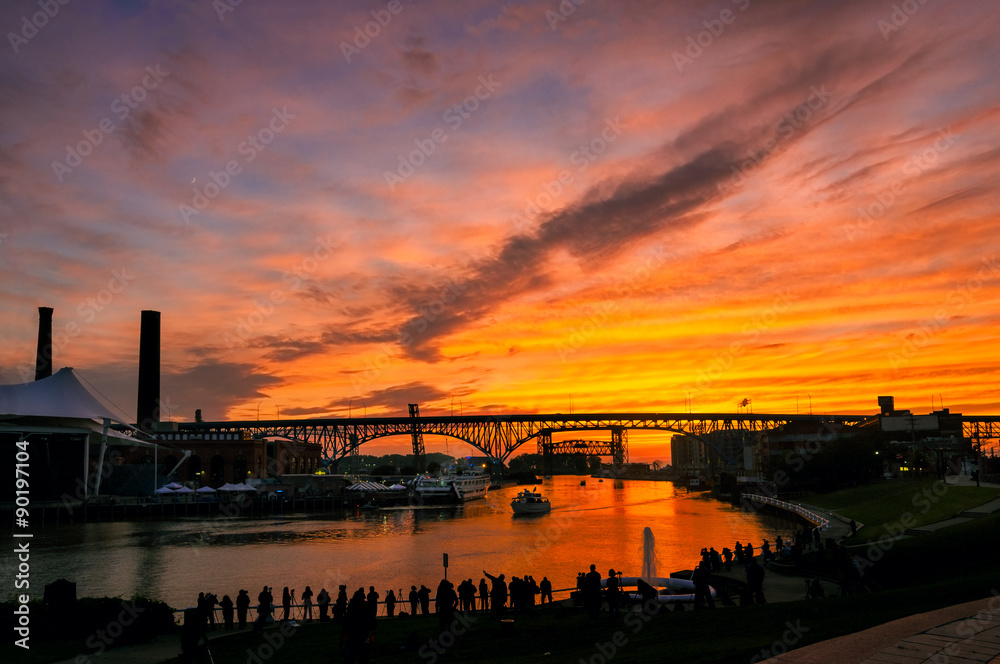 Obraz premium Cuyahoga solstice - sky after sunset over the Cuyahoga in Cleveland Ohio at the summer solstice