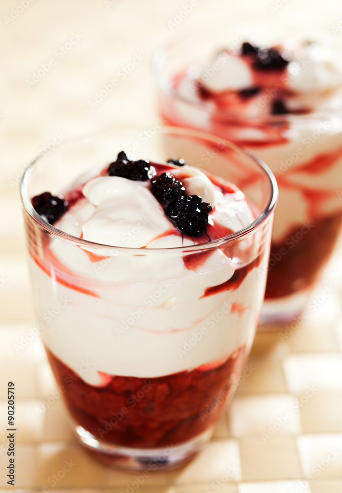 Mascarpone cream with blackberries Mascarpone cream with blackberries