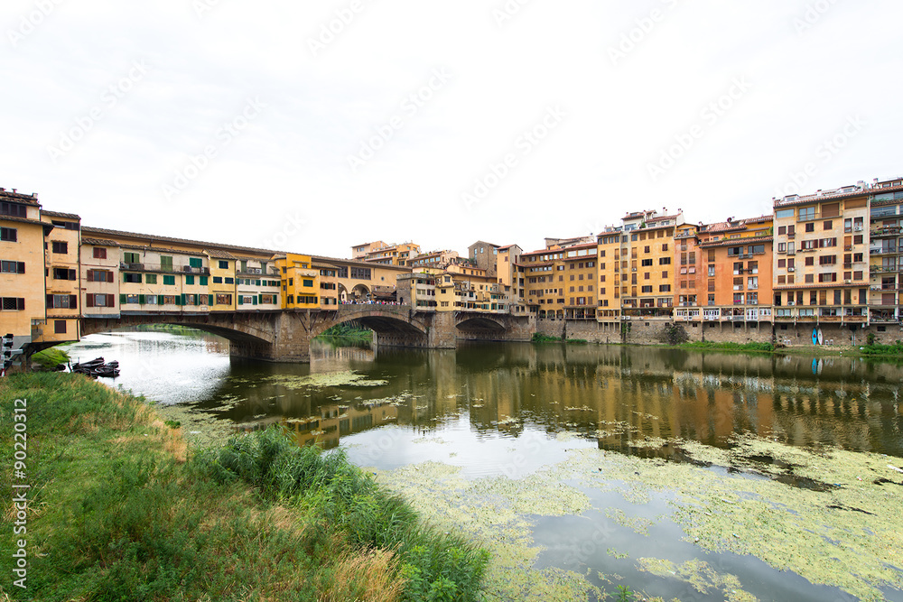 Florence, view of the Arno River with the old bridge (ponte vecc