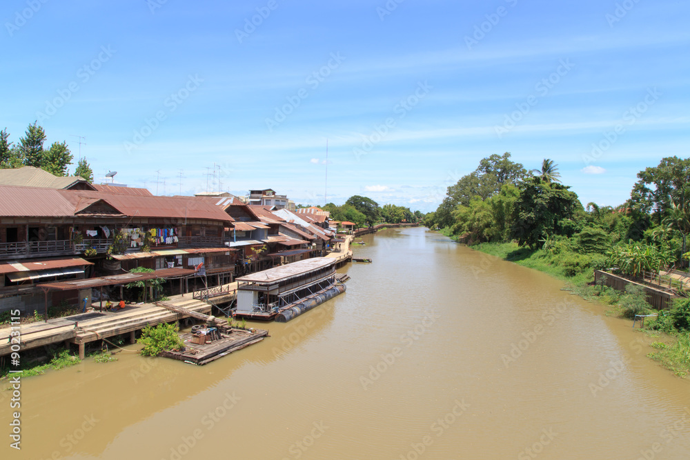 Obraz premium old market by Tha Chin river(Talad Sam Chuk), Sam Chuk, Suphan Buri, Thailand.