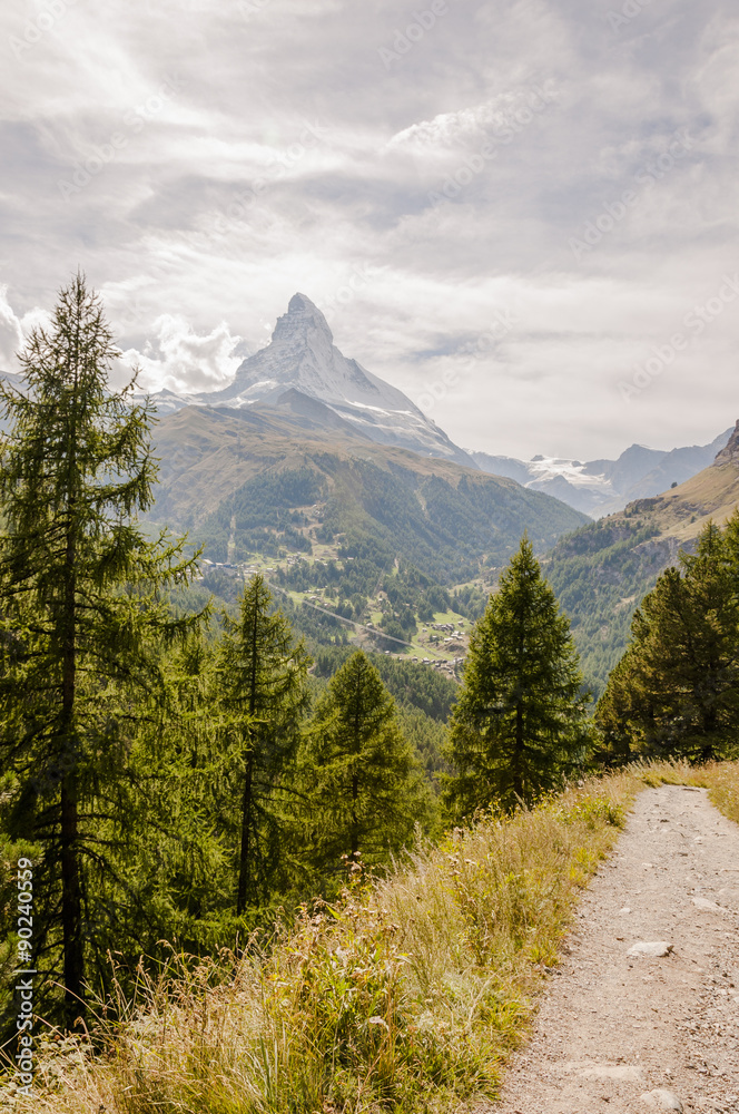 Zermatt, Dorf, Walliser Dorf, Alpen, Walliser Alpen, Findeln, Findelbach, Findelschlucht, Wanderweg, Sunnegga, Wallis, Sommer, Schweiz Zermatt, Dorf, Walliser Dorf, Alpen, Walliser Alpen, Findeln, Findelbach, Findelschlucht, Wanderweg, Sunnegga, Wallis, Sommer, Schweiz
