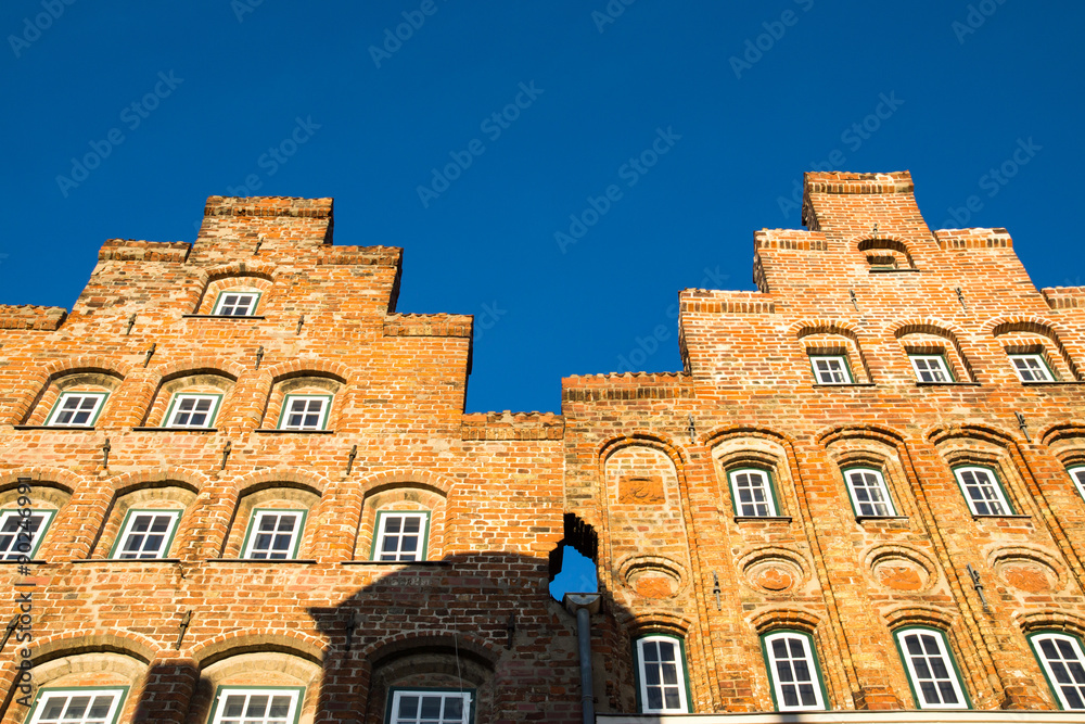 Gebäudefassaden an der Wahmstrasse in Lübeck, Deutschland