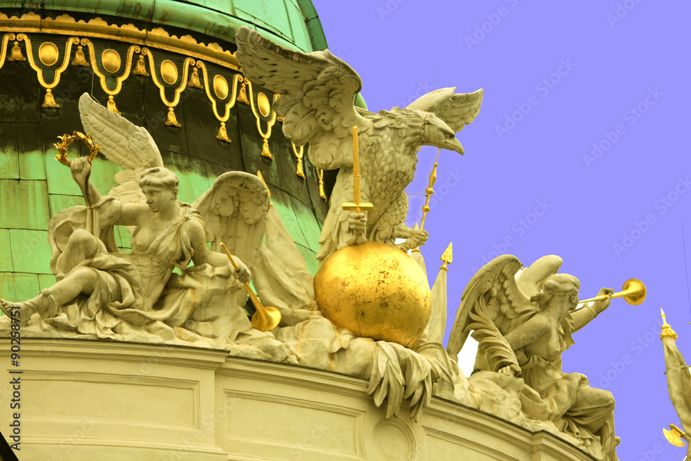 Fototapeta premium statue of eagle on the Hofburg Palace, Vienna, Austria