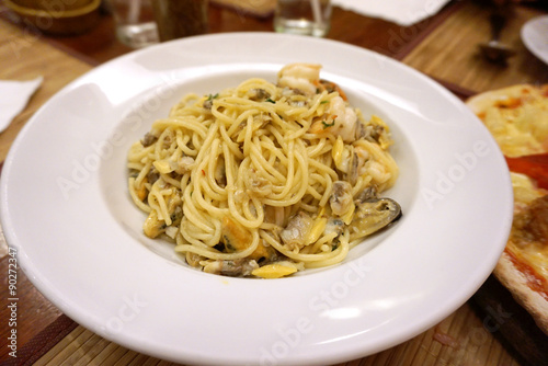 Seafood spagetti photo