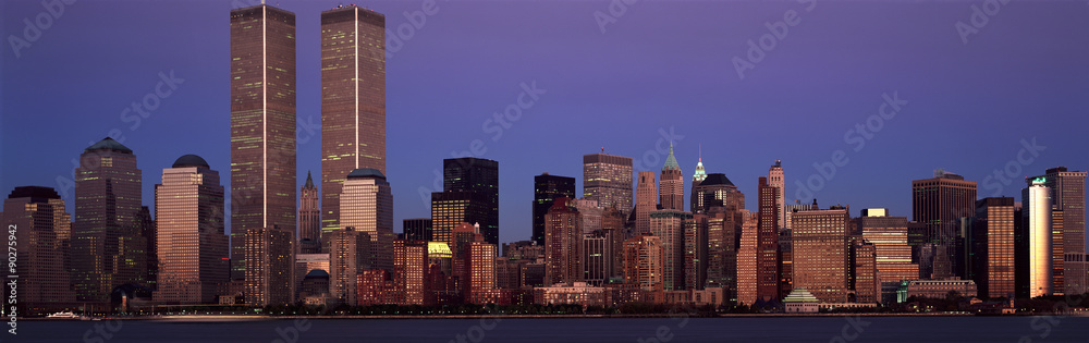 Fototapeta Panoramiczny widok niski Manhattan i Nowy Jork linia horyzontu, NY z World Trade Góruje przy zmierzchem