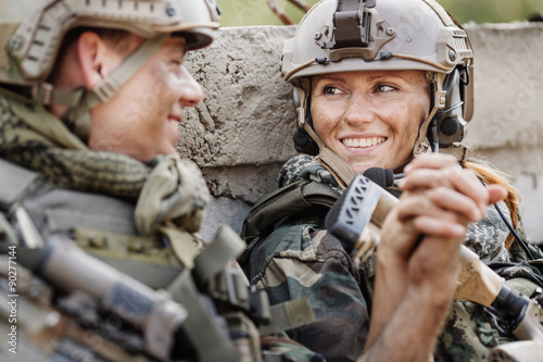 soldier and his wife at the battlefield