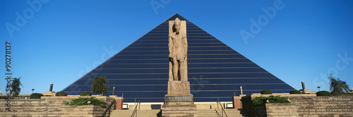 panoramiczny-widok-na-statua-ramzesa