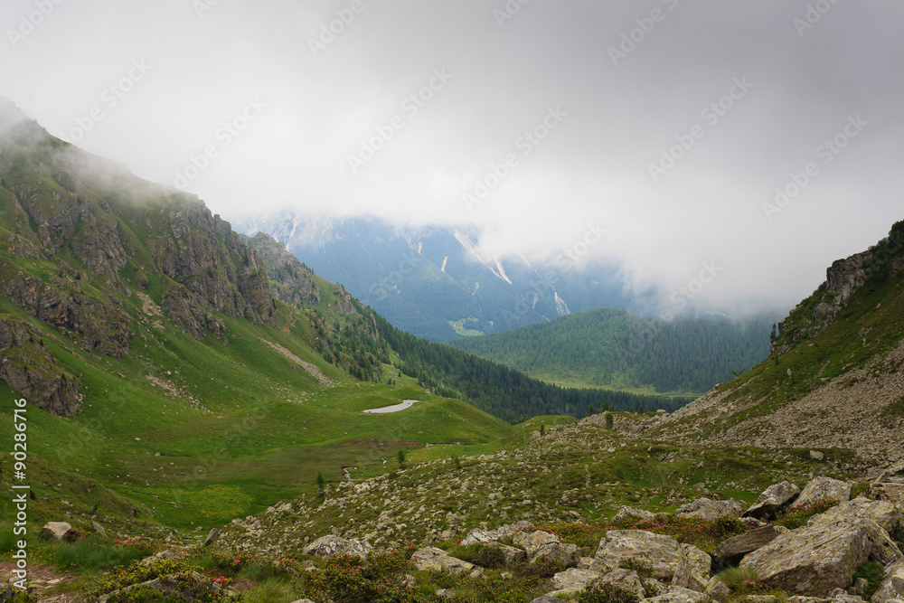 Fototapeta premium Mountain cloudy panorama