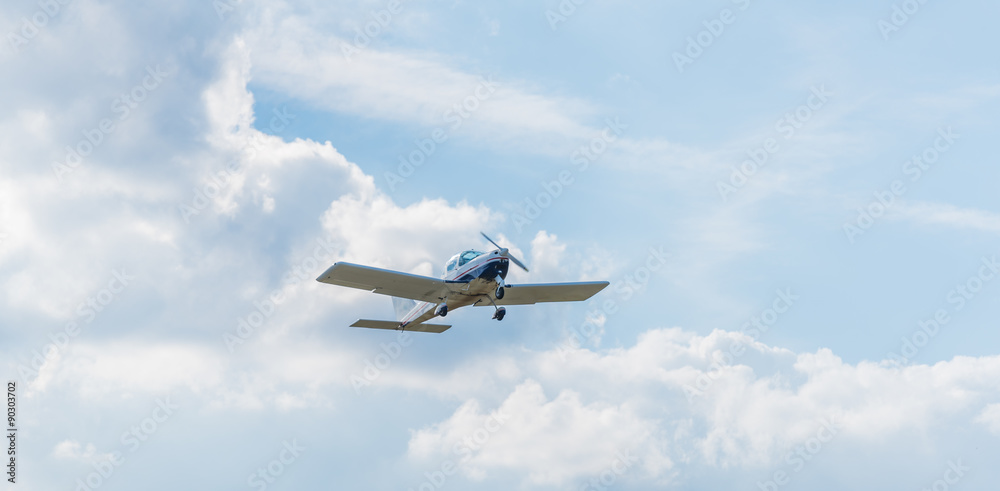 Ultraleichtflugzeug beim Start