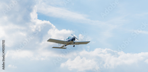 Ultraleichtflugzeug beim Start