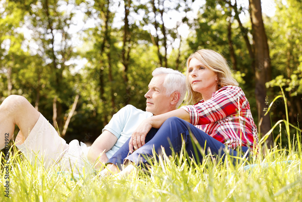 Fototapeta premium Relaxing senior couple