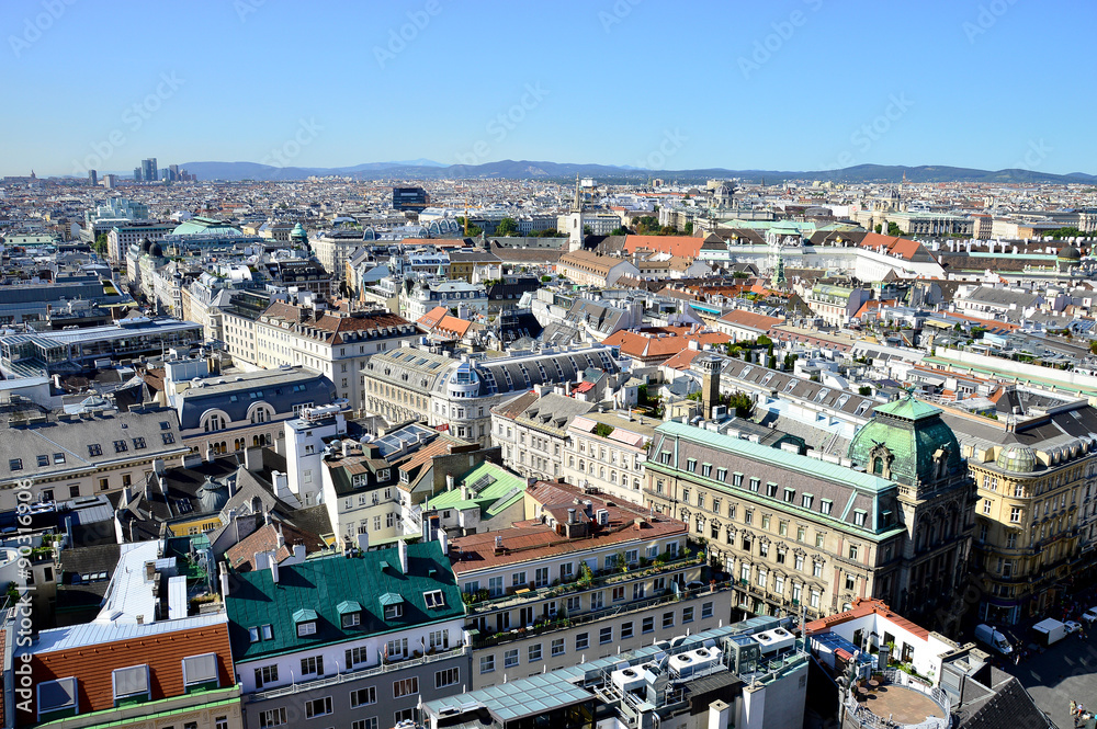 Blick über die Dächer von Wien mit Kärtnerstraße