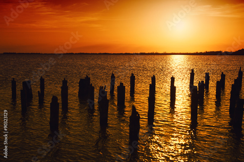 Fototapeta Naklejka Na Ścianę i Meble -  beautiful sunset over the lake