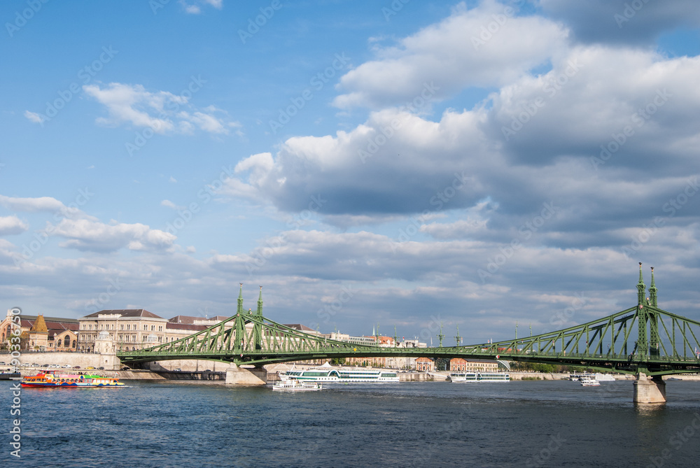 Naklejka premium Liberty Bridge in Budapest
