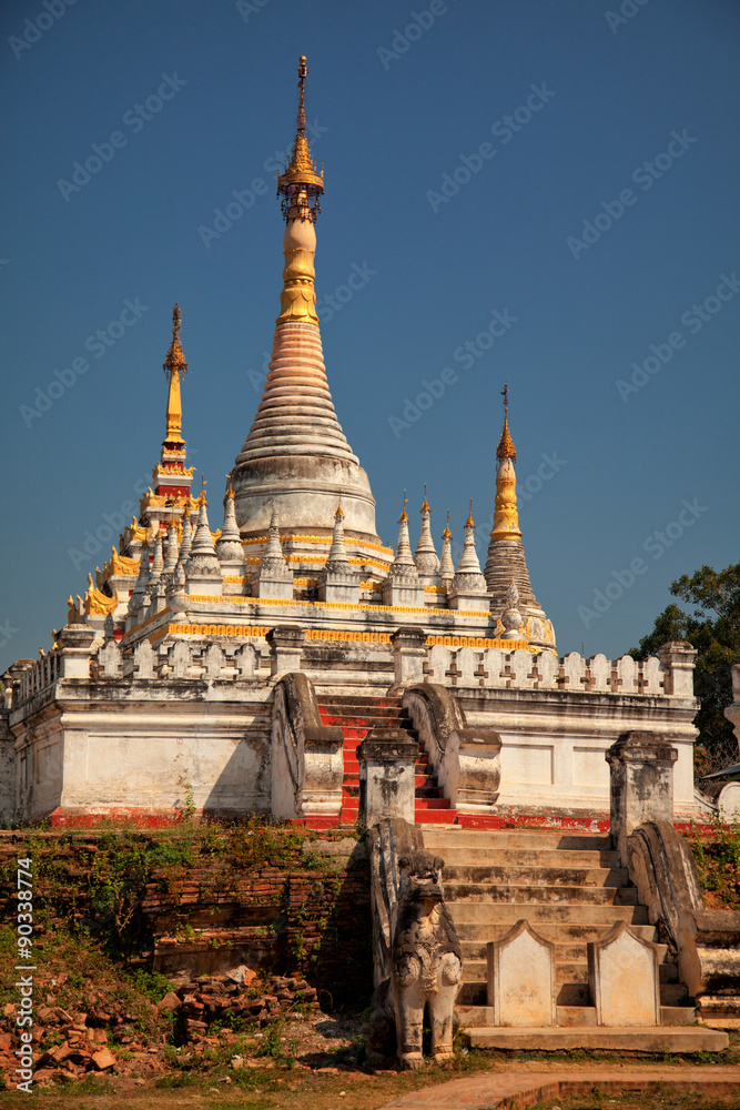 Fototapeta premium Kuthodaw Pagoda, Myanmar