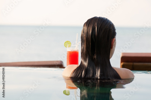 Mai Thai Cocktail at the pool