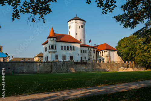 Budatínsky zamok - Schloss mit Turm - Budatin, Zilina, Slowakei