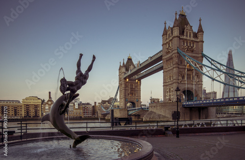 Girl with a Dolphin Fountain / Girl with a Dolphin Fountain