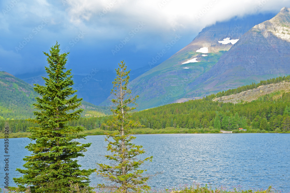 Glacier National Park lakes and mountains,