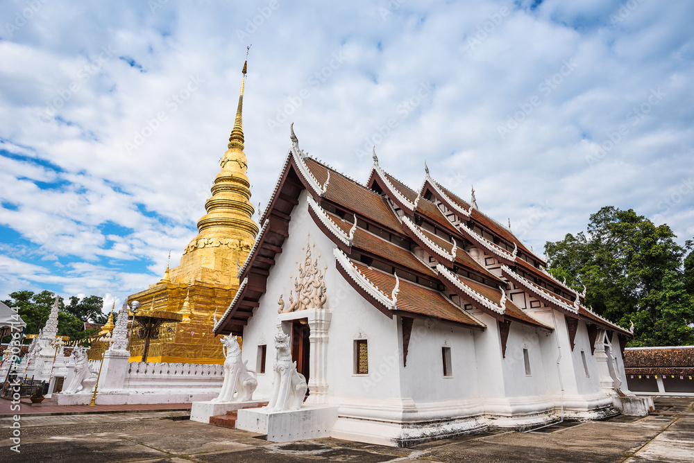 Golden Pagoda and Vihara in Phra That Chae Haeng Temple, Nan pro