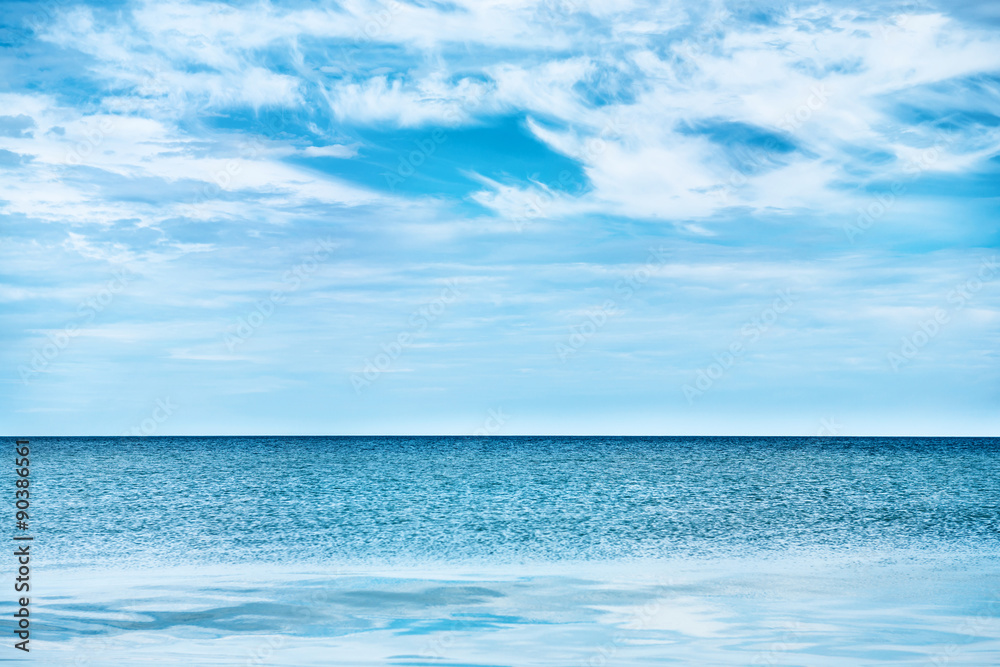 Obraz premium Blue clear sea and sky