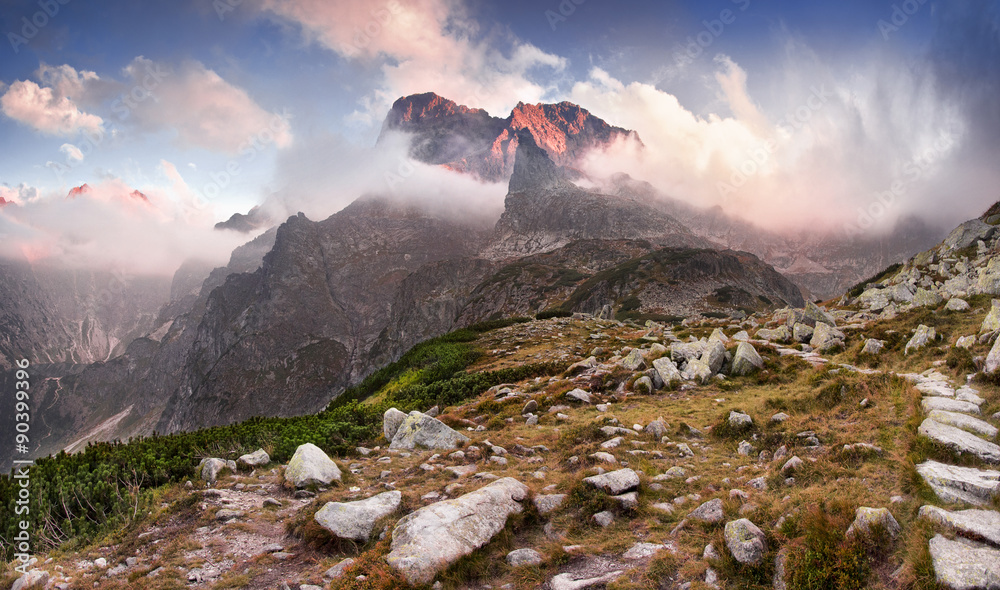 Fototapeta premium Fog in the Tatras