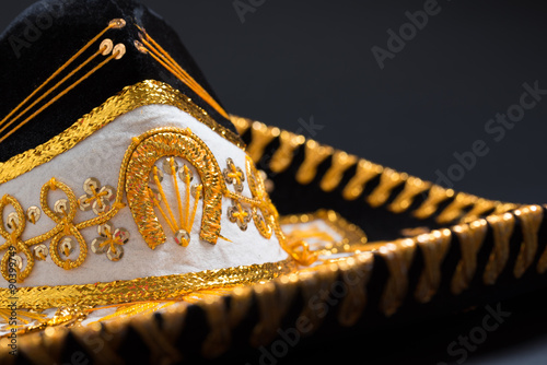 Φωτογραφία A festive black mexican mariachi sombrero