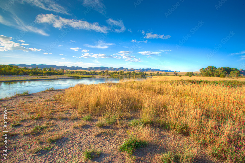 Obraz premium Sunset over the Missouri Headwaters State Park.