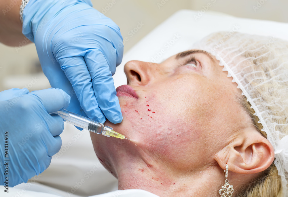 Cosmetic treatment with injection in a clinic Cosmetic treatment with injection in a clinic