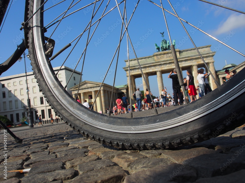 Naklejka premium Rowerem w Berlinie