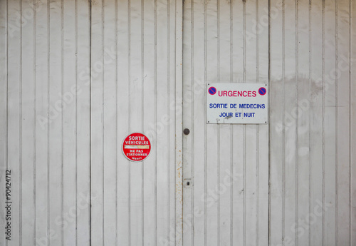 Salida de vehículos, atención de urgencias médicas, Angulema, Angoulême, Francia photo
