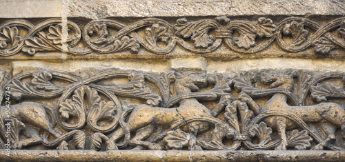 Relieves de la catedral de Angulema, Angoulême, Francia photo