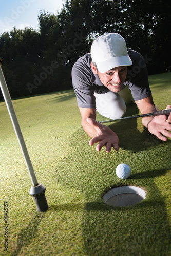 Golfer stunned because he missed his last swing