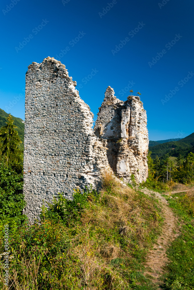 Ruiny zamku - Martin Sklabiňa, Słowacji