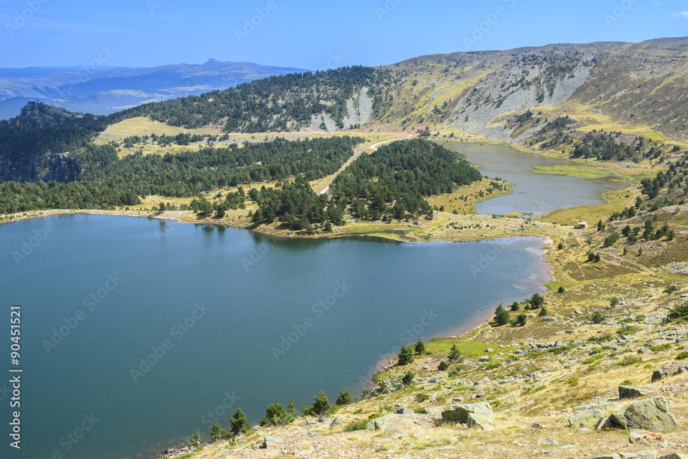 Lagunas Negra y Larga en el Parque Natural de las Lagunas de Neila, Burgos (España)