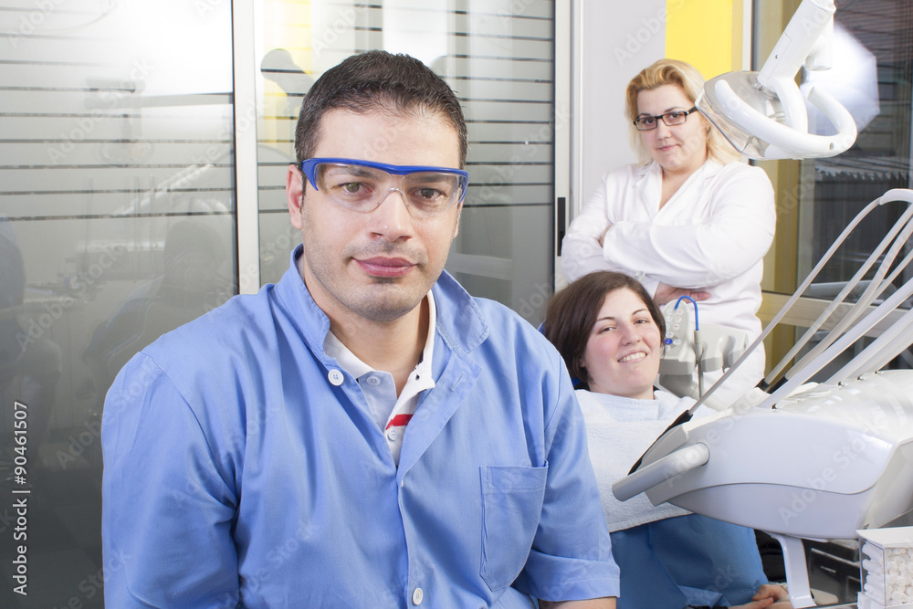 Obraz premium Dentist in exam room