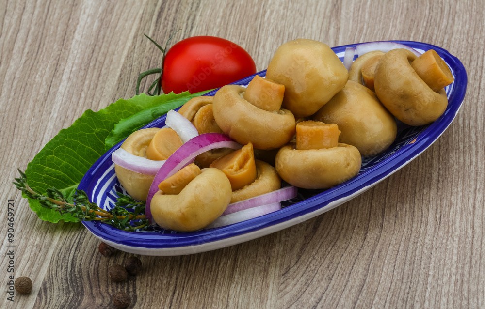 Pickled champignon Pickled champignon