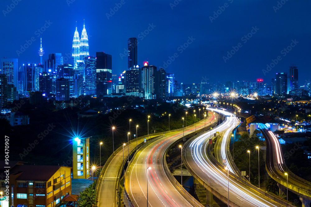 Fototapeta premium Kuala Lumpur cityscape at night