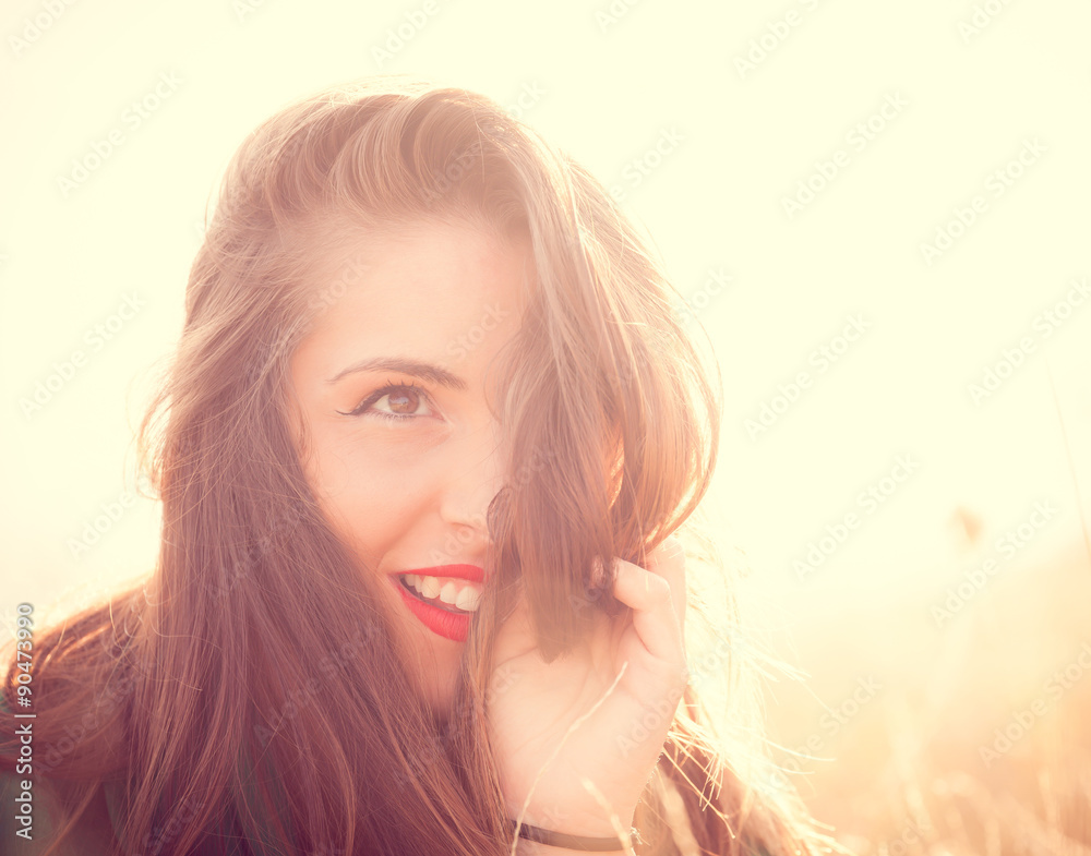 Fototapeta premium ragazza al tramonto