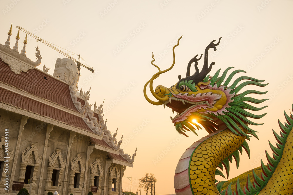 Fototapeta premium Dragon statue in the center, Wat Huay pla kang