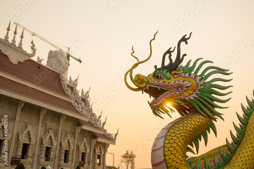 Dragon statue in the center, Wat Huay pla kang © hillman